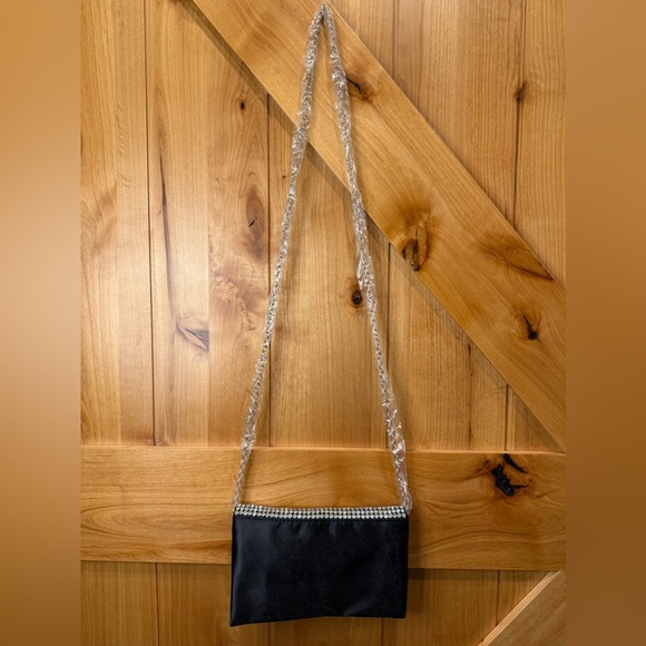 NEW AMBER SCEATS SEQUINS EVENING BAG CROSSBODY CLUTCH 4 3/4" X 7.5" - Picture 2 of 5